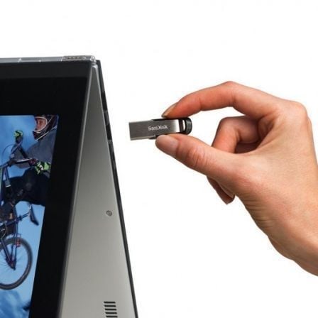 art_snd-flash-ultra-flair-32gb_1